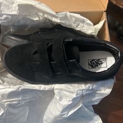 All black vans