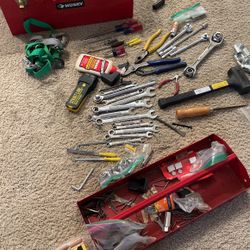 Husky Toolbox Kit And Larger Array Of Tools 