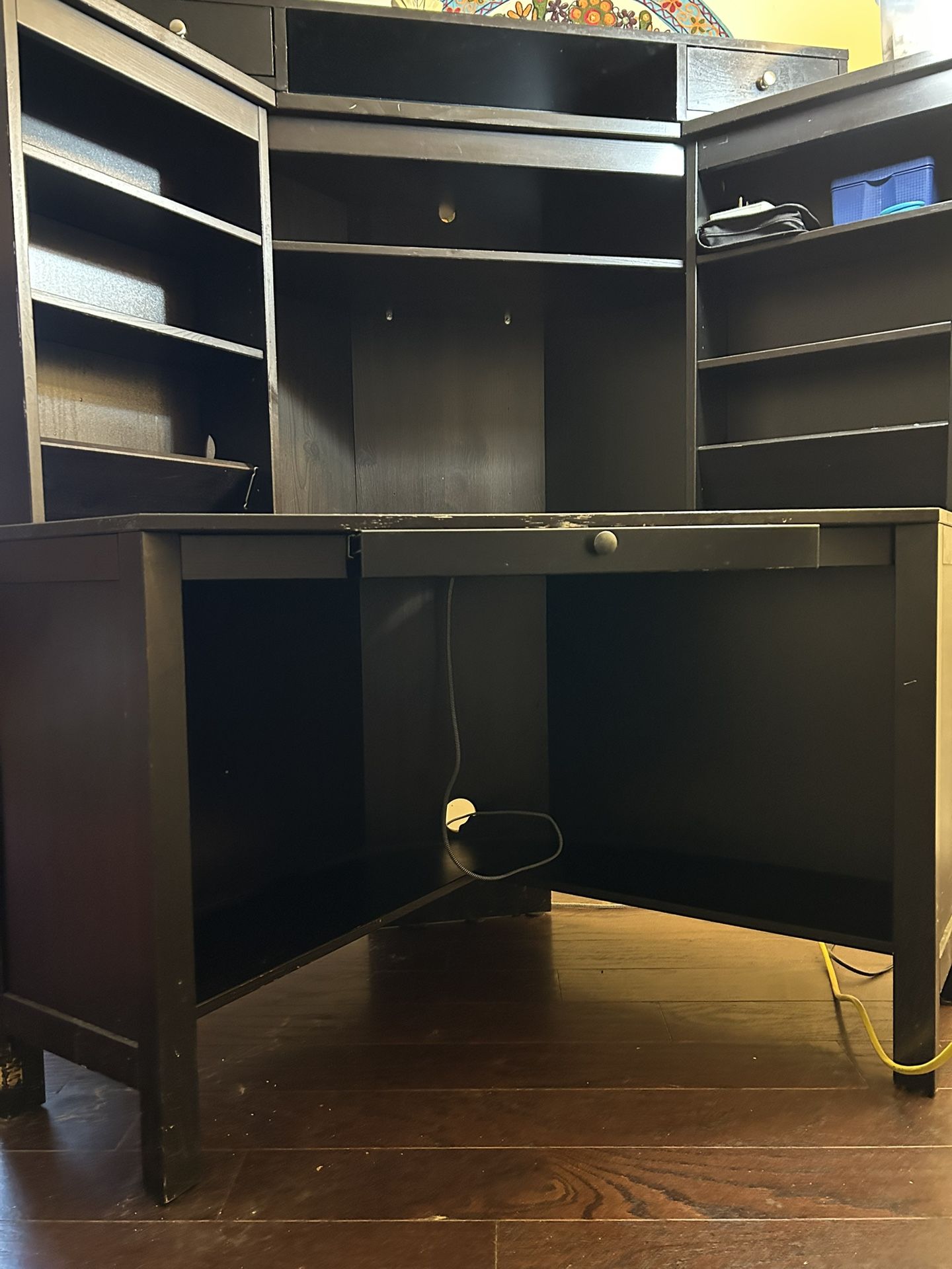 Corner Computer Table