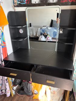 Vanity black