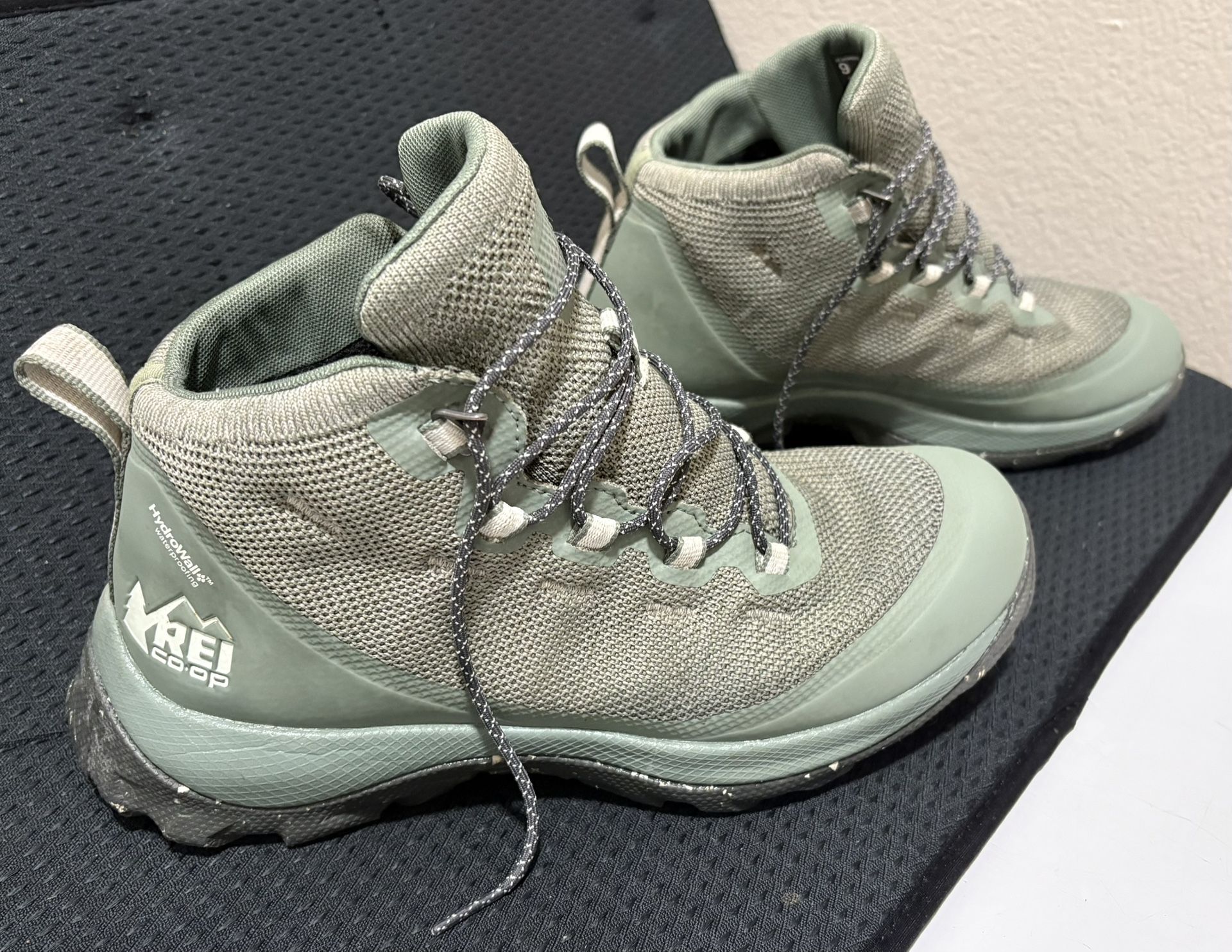 Women’s Hiking Boots