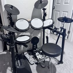 Donner electric drums Ate With amplifier  Complete Set used Rarely 