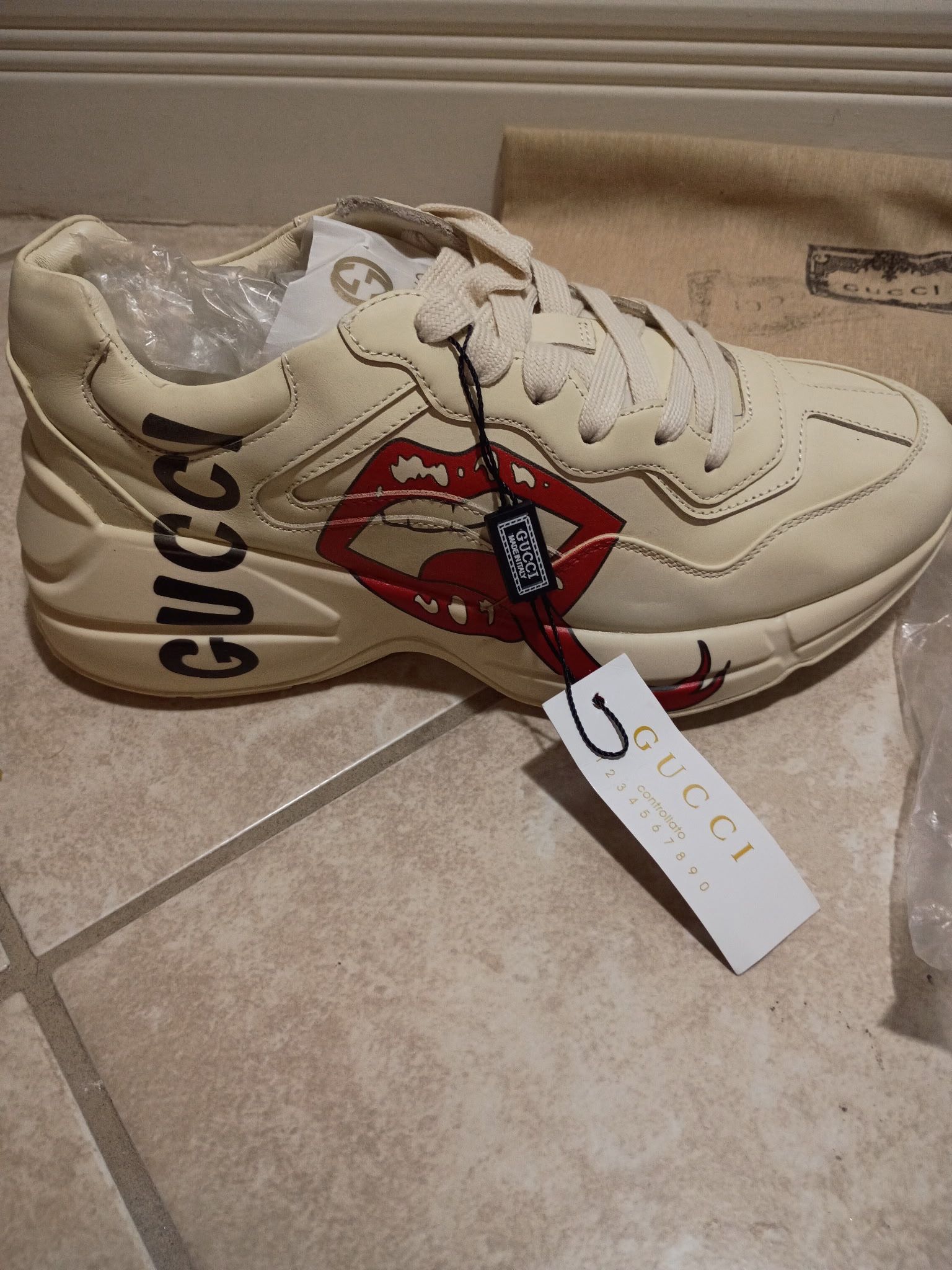 Gucci Sneakers *NEW*