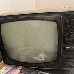 Antique Sanyo TV