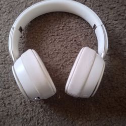 Beats Solo Pro