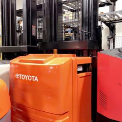 Toyota Order Picker Forklift 