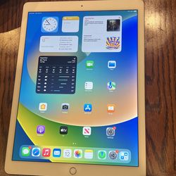 iPad Pro 12.9 -inch 32gb excellent condition Wi-Fi only comes with case