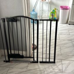 Gate In Excellent Condition