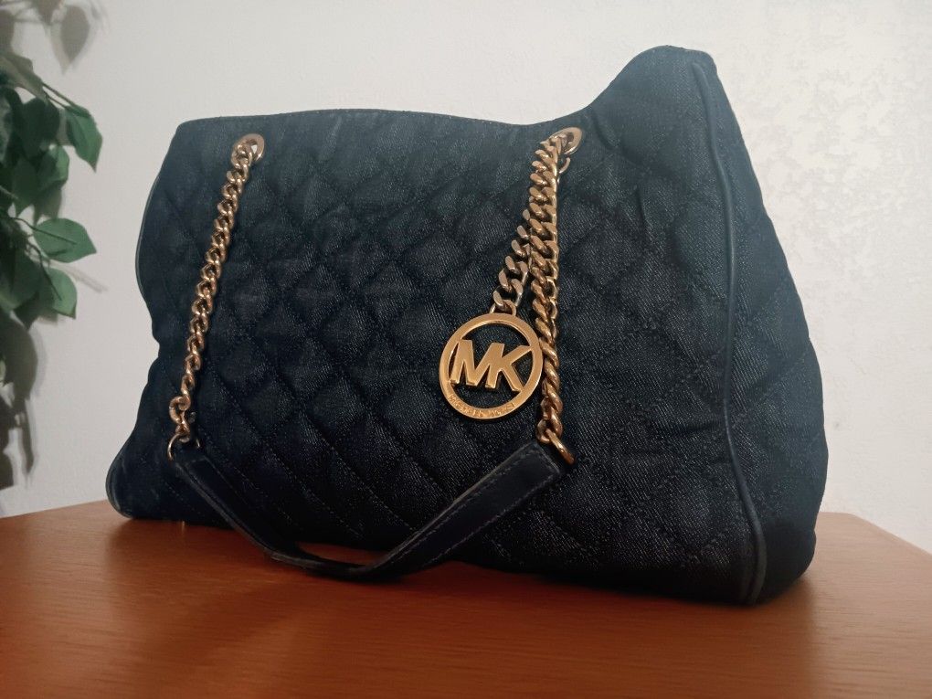 Nearly New Michael Kors MK Dark Blue Quilted Denim Purse W/Gold Colored Hardware 