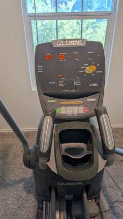 Octane Fitness Q35c Elliptical Trainer
