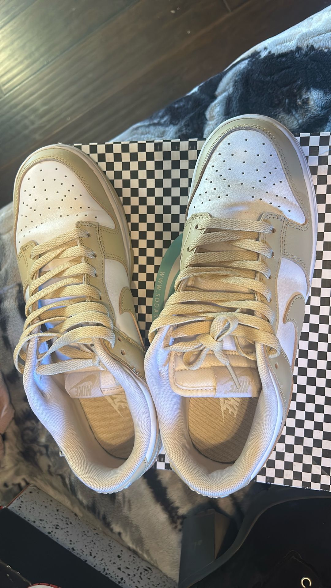 nike dunk low team gold 8.5 In Men