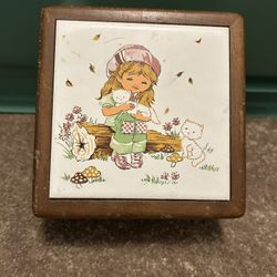 Vintage Musical Jewelry Box