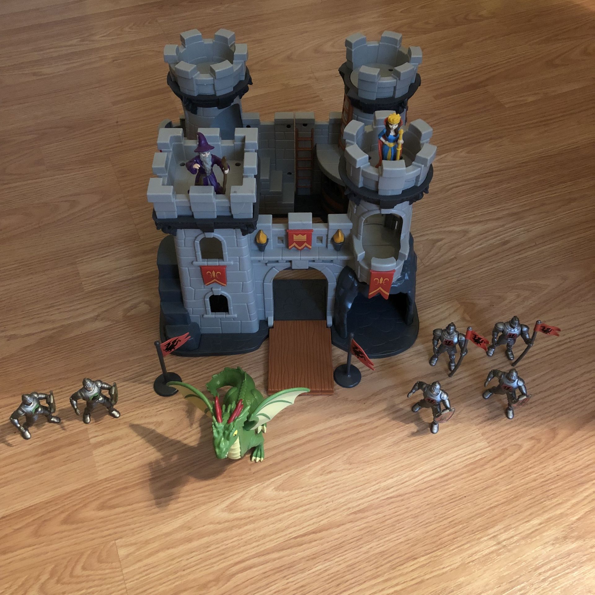 Lakeshore Learning Royal Kingdom Adventure Castle