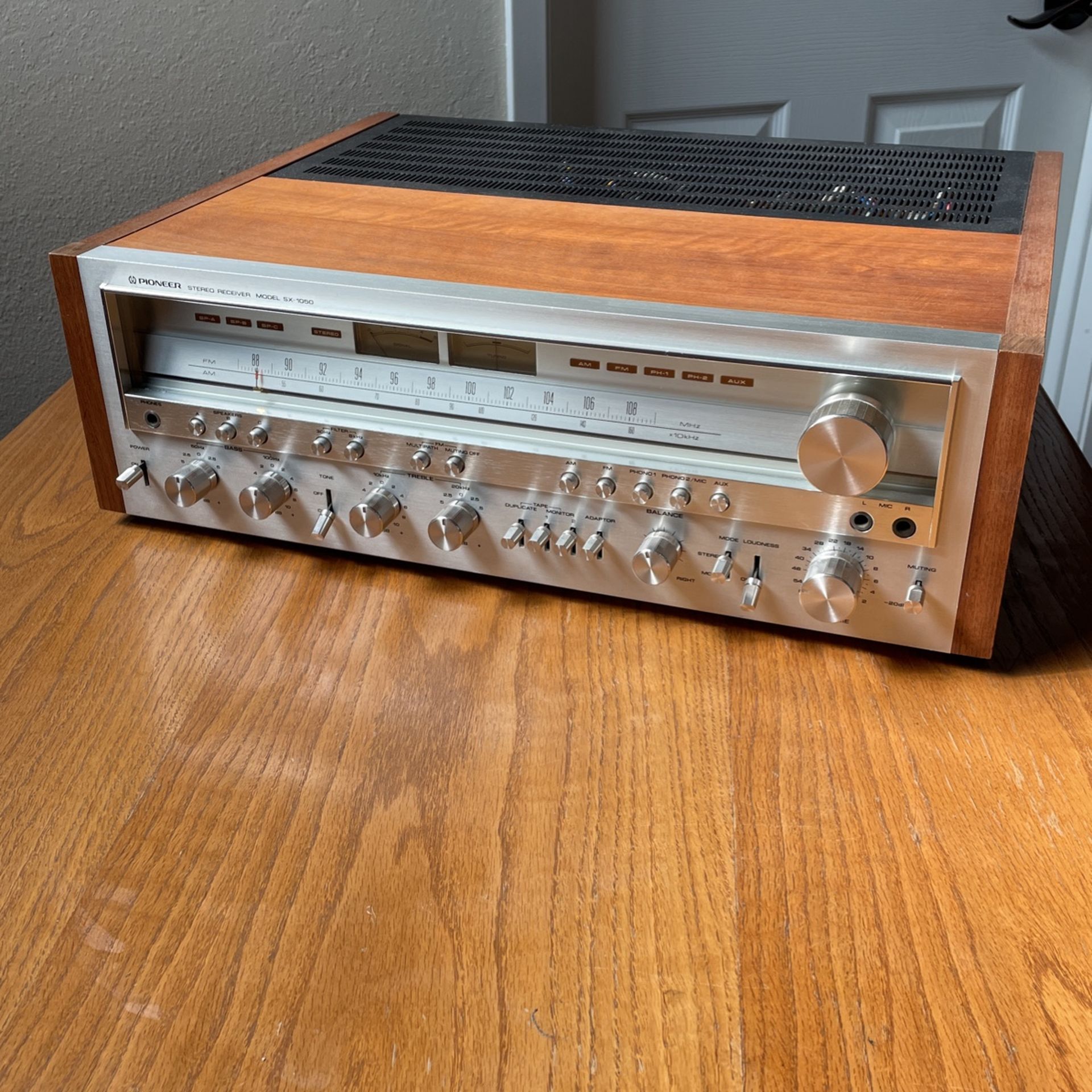 Pioneer SX-1050 Stereo Receiver