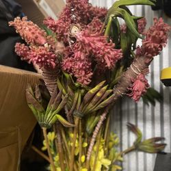 Beautiful Wedding Flowers For Beach Or Garden