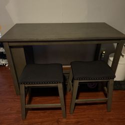 Dinning Table With 4 Stools 