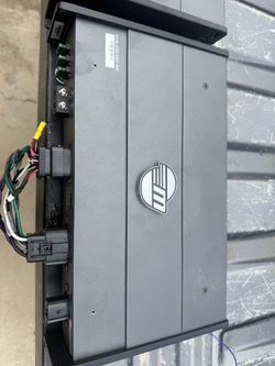 Wet sounds 6 channel amp and 2