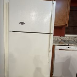 GE Refrigerator 