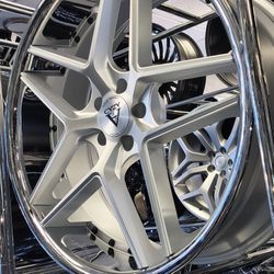 : 22s / 5x112 / Clean 

. 5x112 lug pattern. 22 inch
Price shown is just a filler. Let's talk about the real price.

 22" Alloys, 5x112, Phoenix 