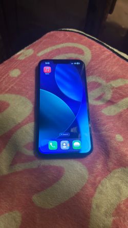 I have an iPhone 13 It works really good it’s Verizon ￼