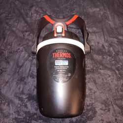 Thermos 64 Oz