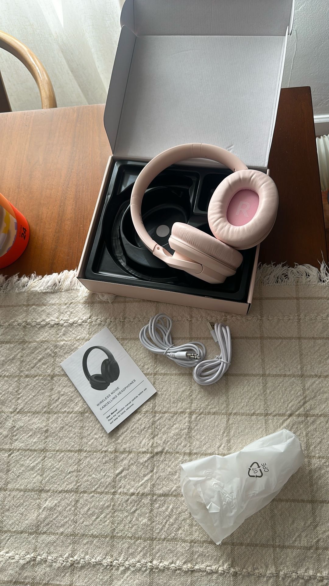 Active Noise Cancelling Headphones, Wireless Over Ear Bluetooth Headphones,100H Play Time Bluetooth Headphone with Microphone,Lightweight and Foldable