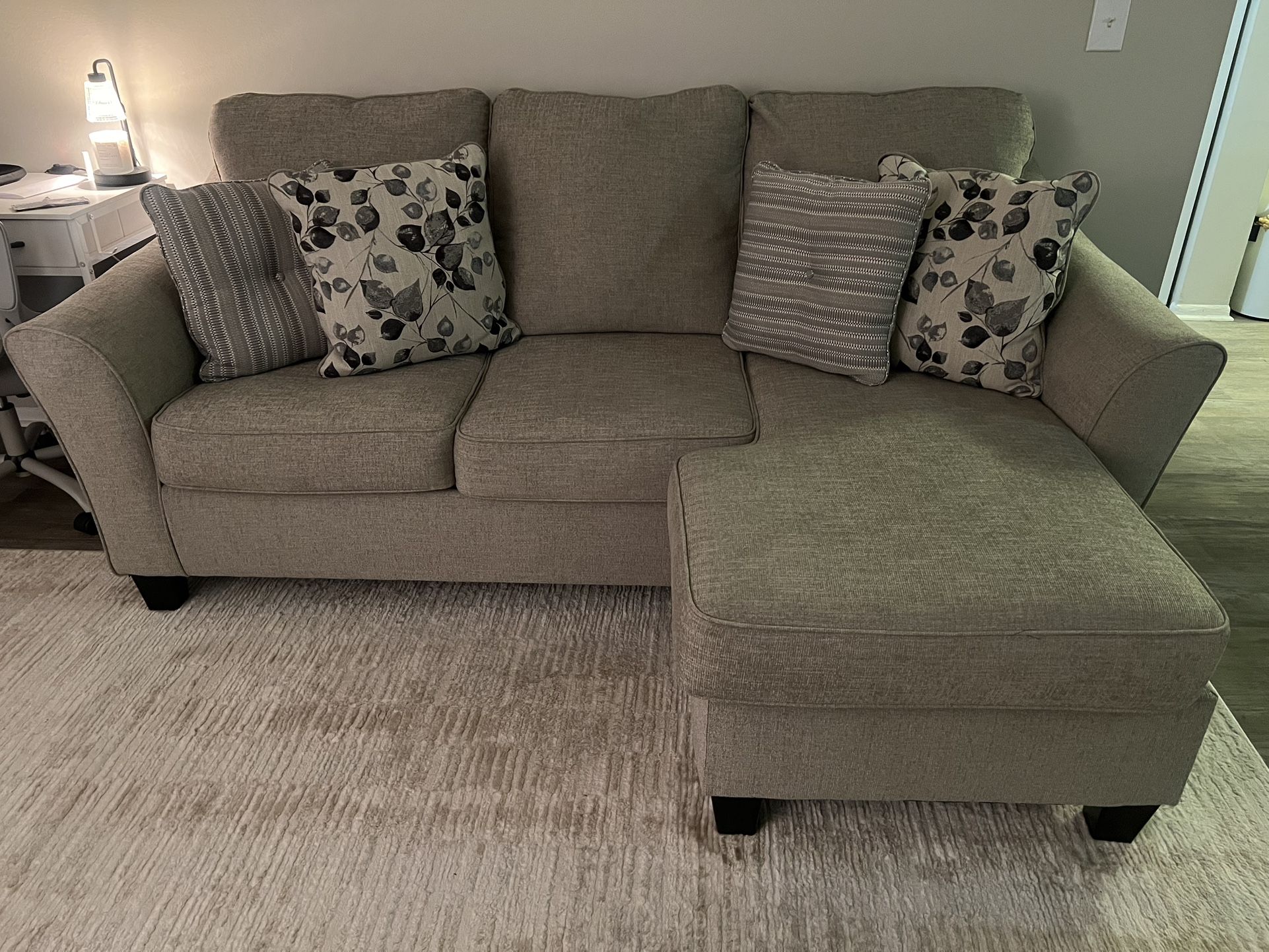 Sofa Chaise with cushions