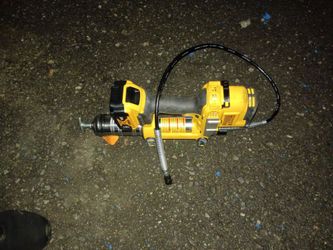 DeWalt grease gun