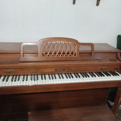 Baldwin Upright Piano 