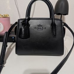 COACH PURSE SMALL BLACK ON BLACK