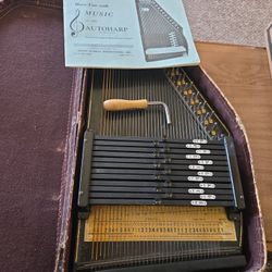 Vintage Oscar Schmidt Autoharp Model #73 w/ Case, Tuning Wrench, Booklet – 12 Chords