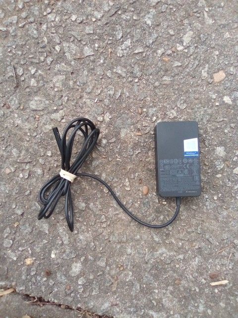 Microsoft Surface Charger 11.00