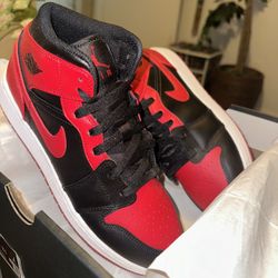 AIR JORDAN 1 MID BANNED 2020 GRADE SCHOOL SIZE 7Y DEADSTOCK 