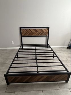 Full size bedframe /cama full size