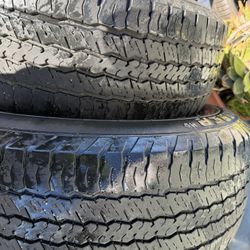 LT275/70R18 10  ply 2 used tires General Grabber HD