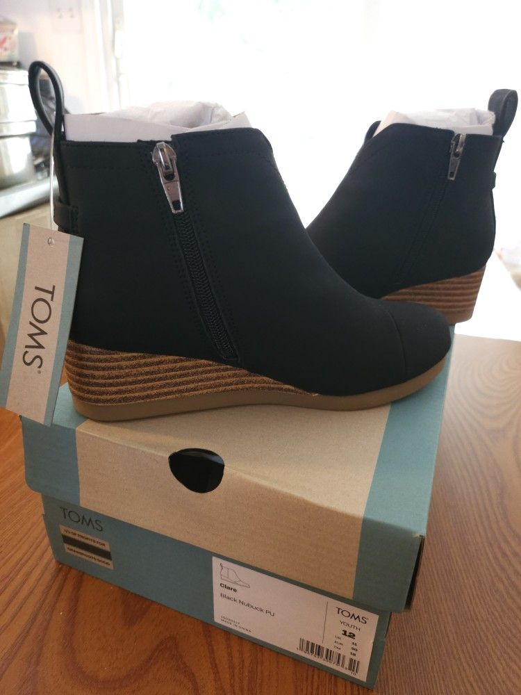 TOMS Girls Youth 12 boot/shoe Clare