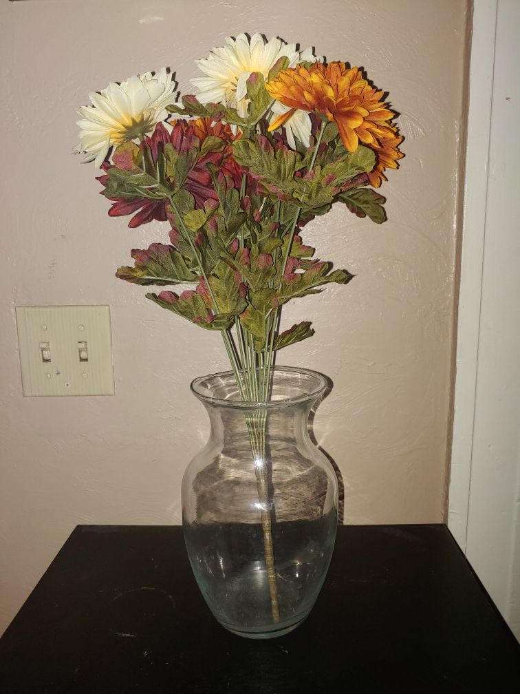 Vase w/ flowers