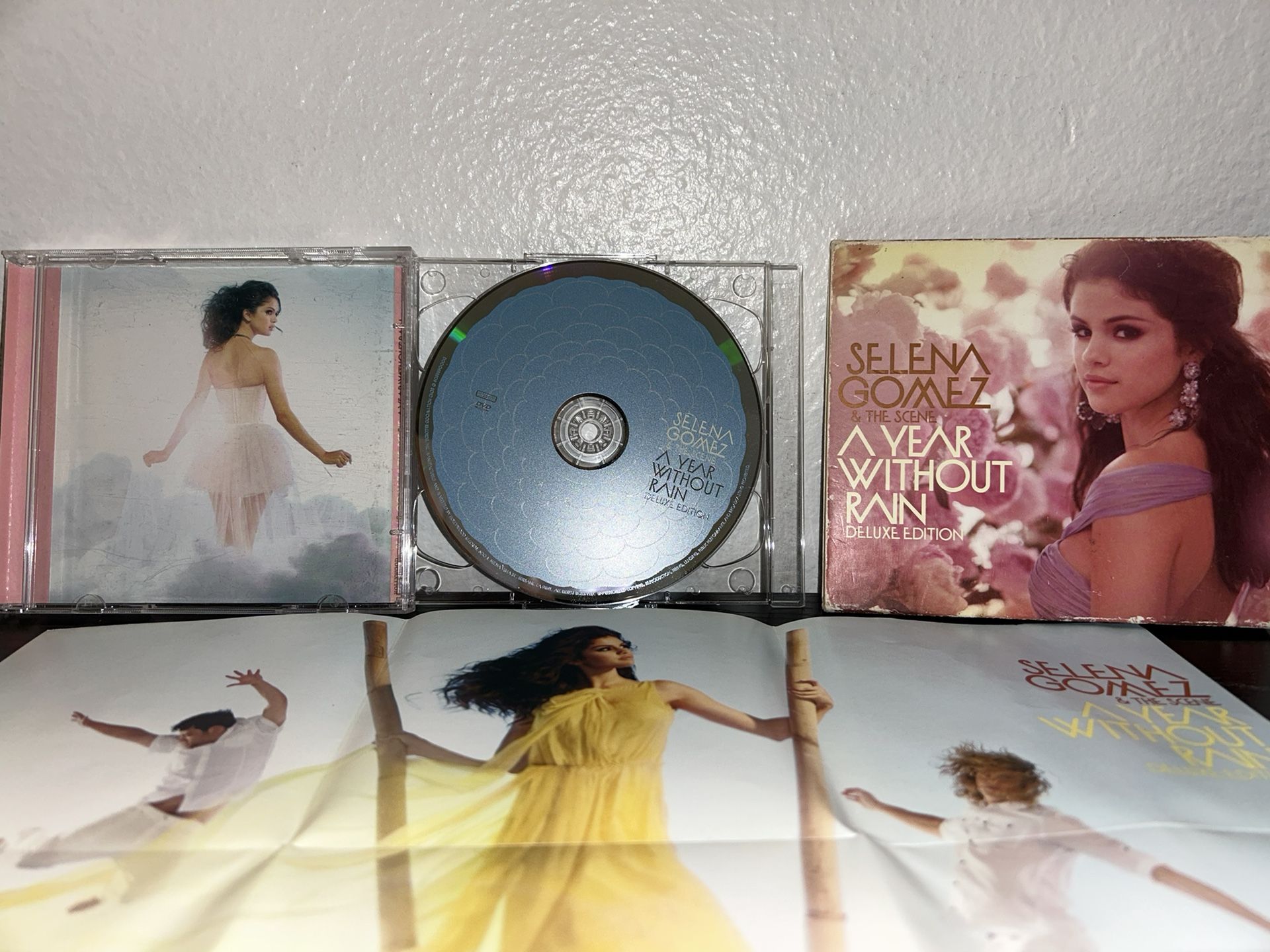 A Year Without Rain Deluxe Edition CD/DVD Selena Gomez 2011 DVD & Poster
