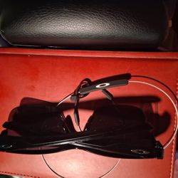 Oakley Sunglasses  ,with Box, An Oakey Neck Brace New, Thin Ink 009316