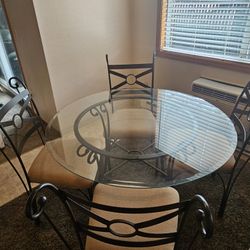 Dining Room Table, Chairs With Matching Mirror And Lamp