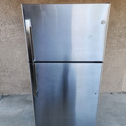 3MONTHS WARRANTY 33X31X66 GE FRIDGE 21CUFT SILVER 