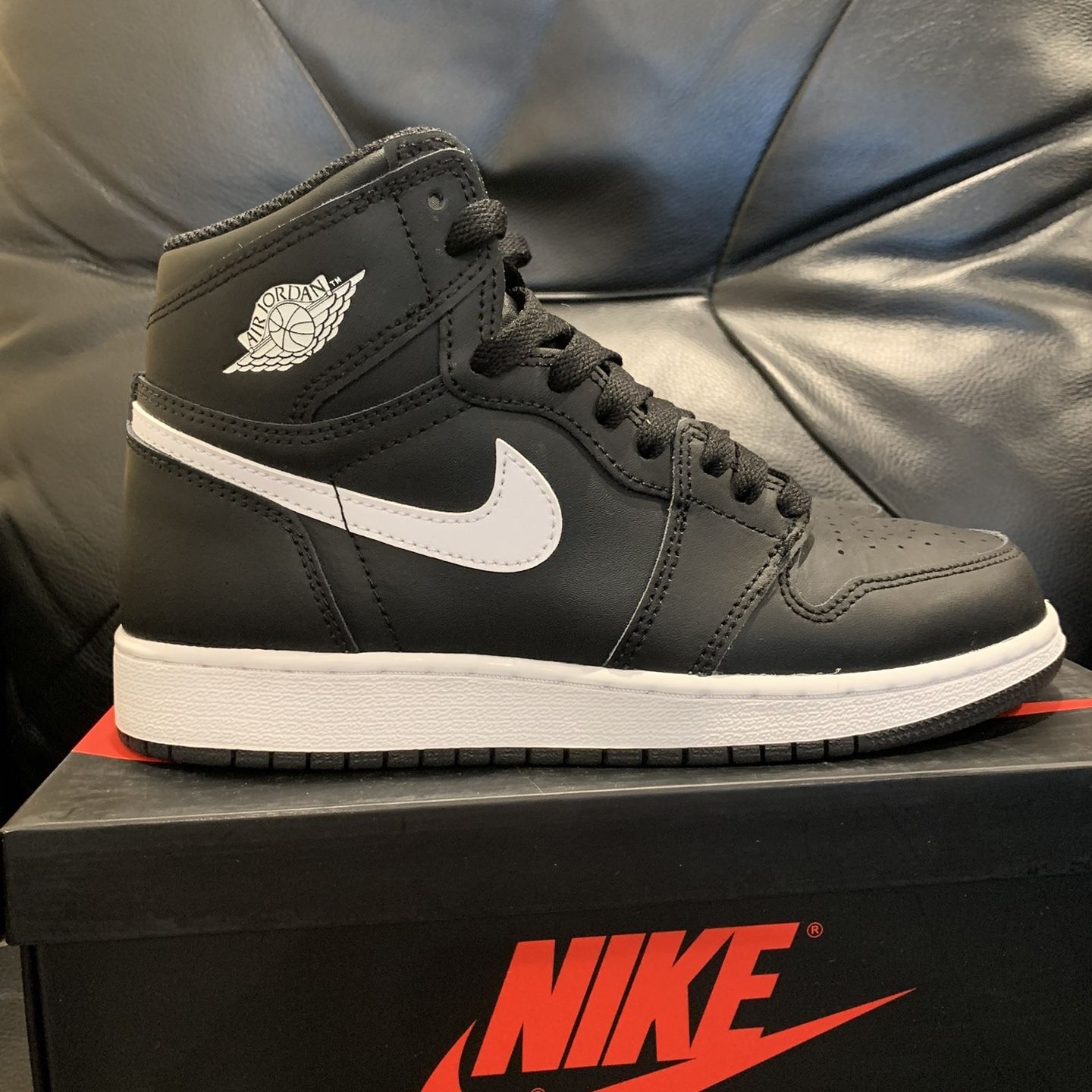 Nike Air Jordan 1 Retro High OG “Yin Yang” Size 5y for Sale in 