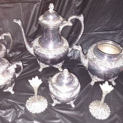 Rogers Bros Silverware Set