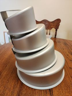 4 Petal stacking Mad Hatter Sloping Cake Pans