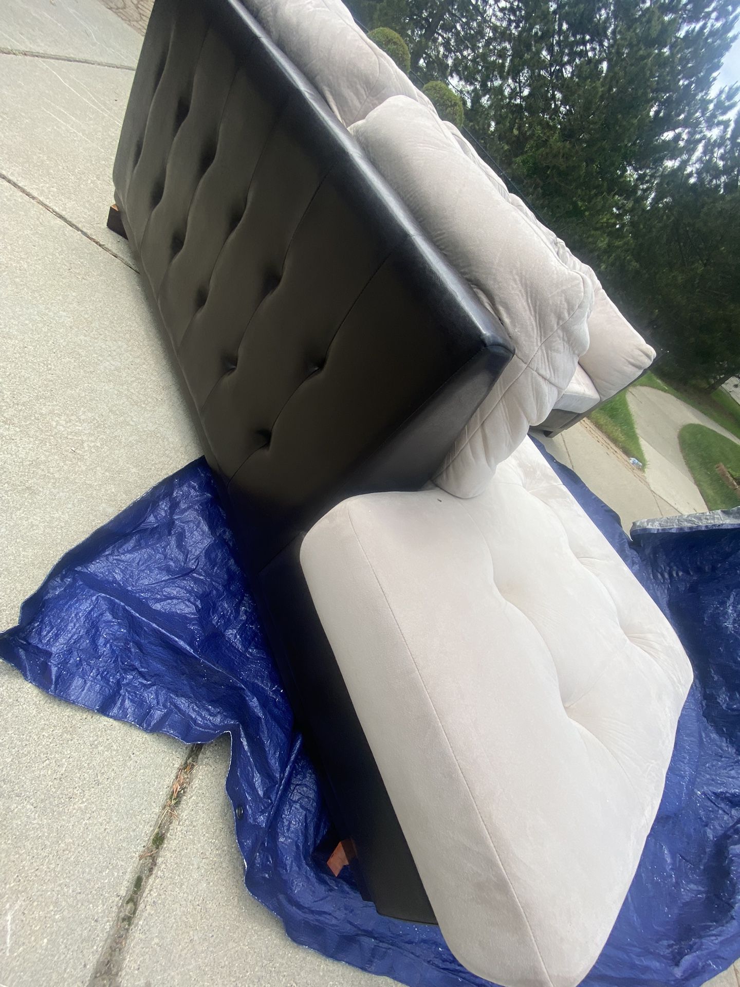 BEIGE/Black Trim MODERN DAY SECTIONAL