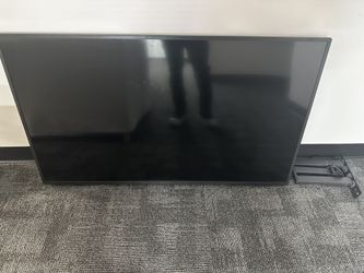 3 Insignia 50 Inch Non Smart TVs