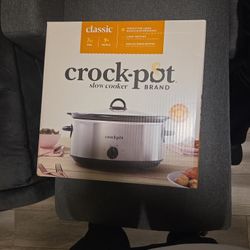 7 Qt Crockpot Brand New Perfect For Superbowl
