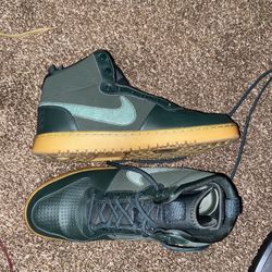 Nike Court Borought Mid Winter