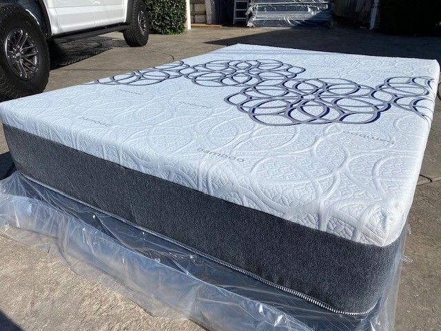 Full Organic Hybrid Cooling Gel Memory Foam Mattress! 