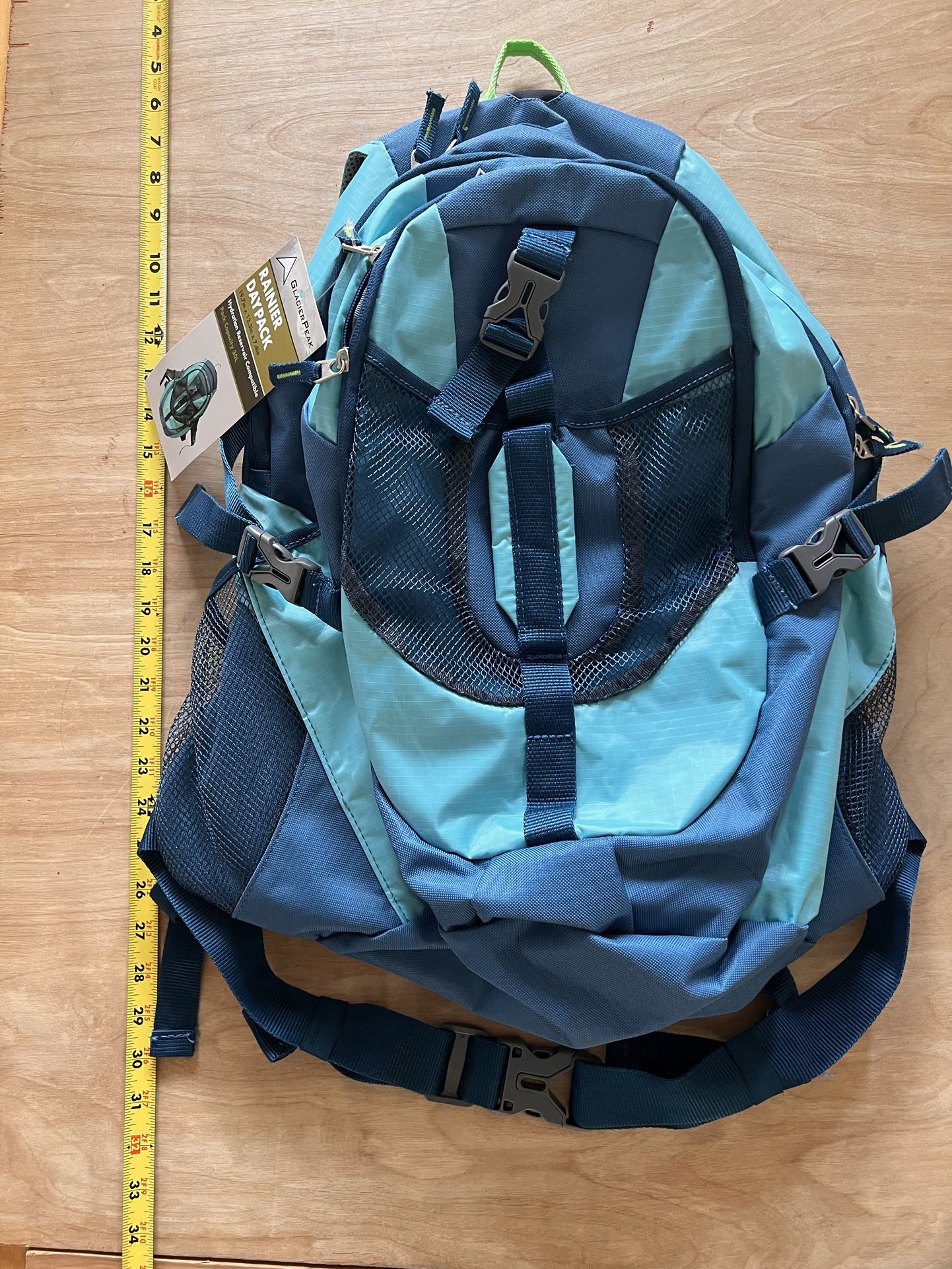 Glacier Peak Raineer Day Pack, Backpack, 30 L Capacity, New